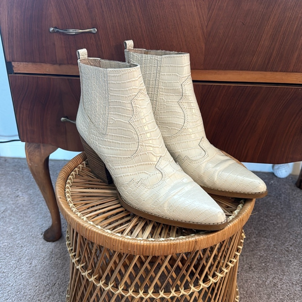 Same Edelman boots